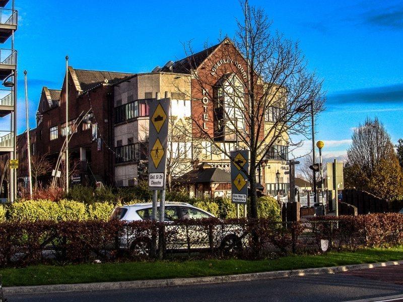 Abberley Court Hotel Tallaght Bagian luar foto